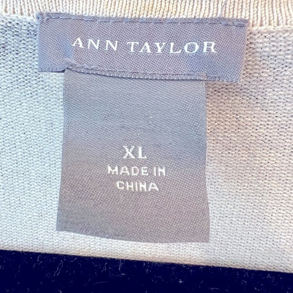 Ann Taylor Cardigan Size XL snap closure with ribbon detail Brown and Cream - Picture 3 of 3